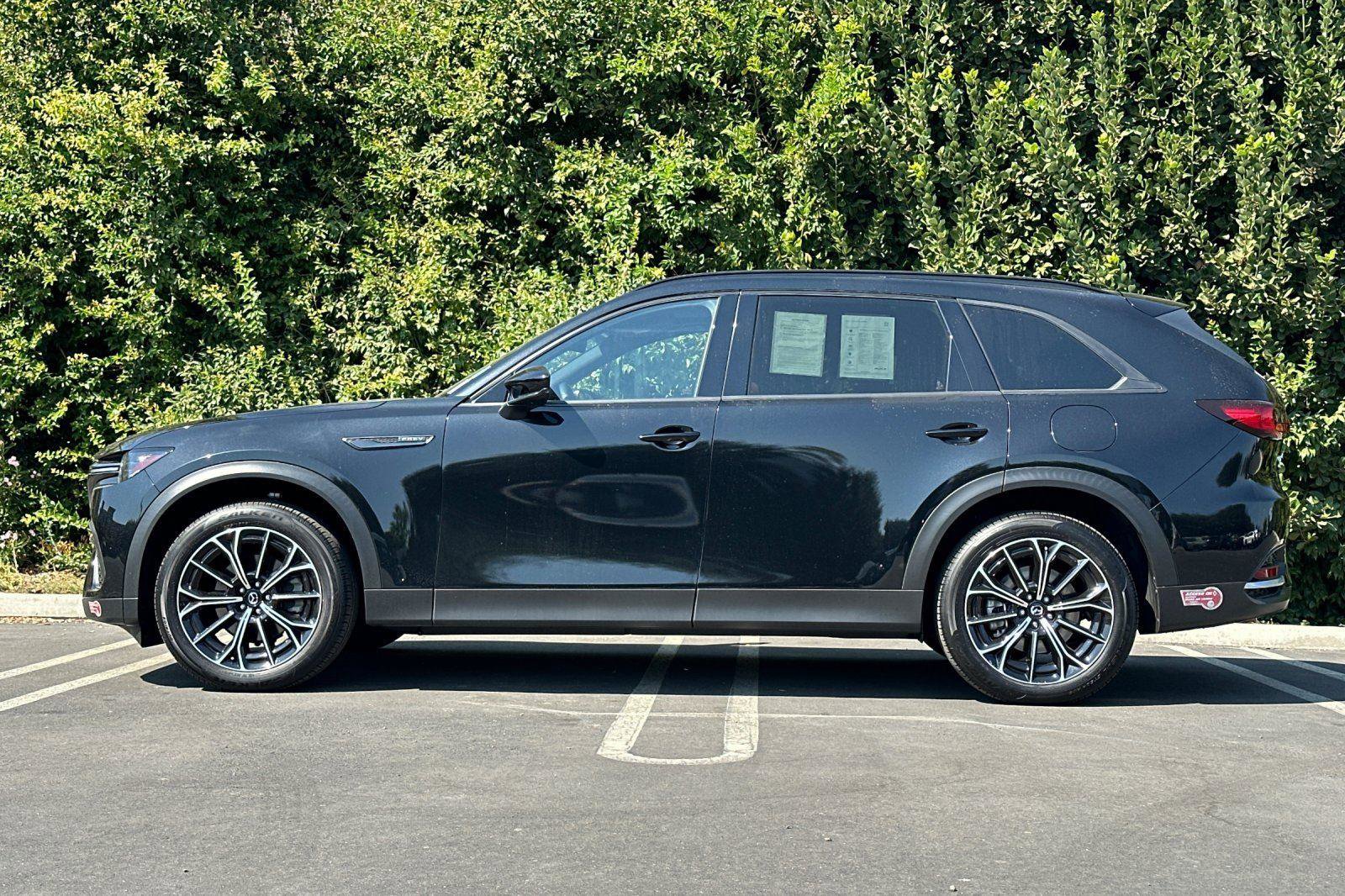 Certified 2025 MAZDA CX-70 Plug-In Hybrid w/ Premium Plus image 8