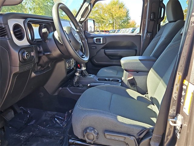Used 2024 Jeep Gladiator Sport image 11
