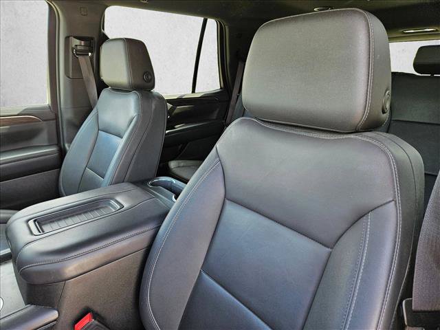 Used 2022 Chevrolet Tahoe Z71 w/ Luxury Package AWD/4WD image 17