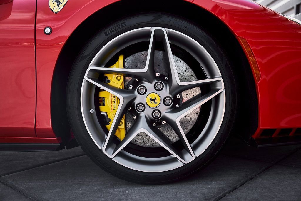 Used 2022 Ferrari F8 Tributo image 32