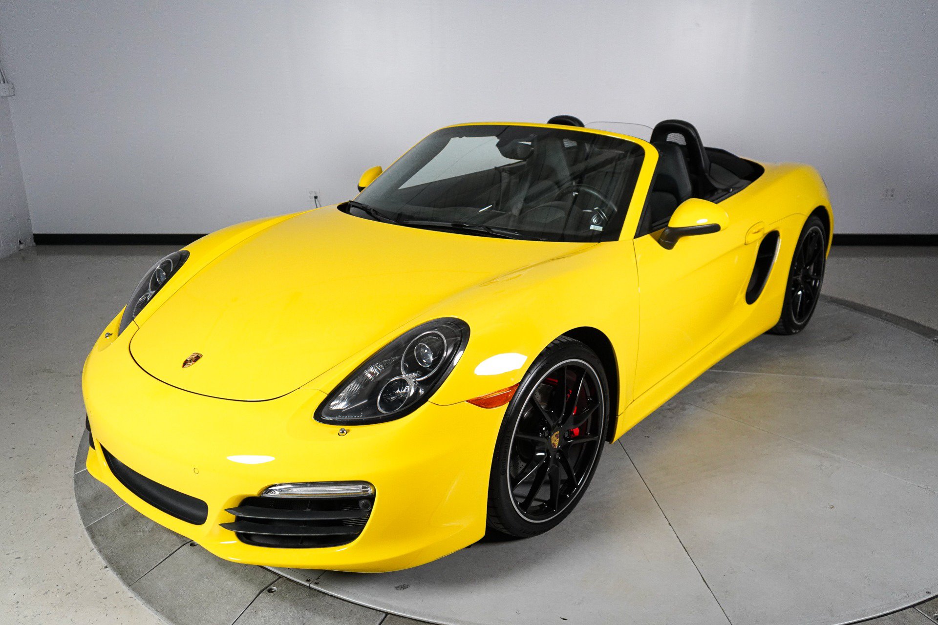 Used 2015 Porsche Boxster S RWD image 2