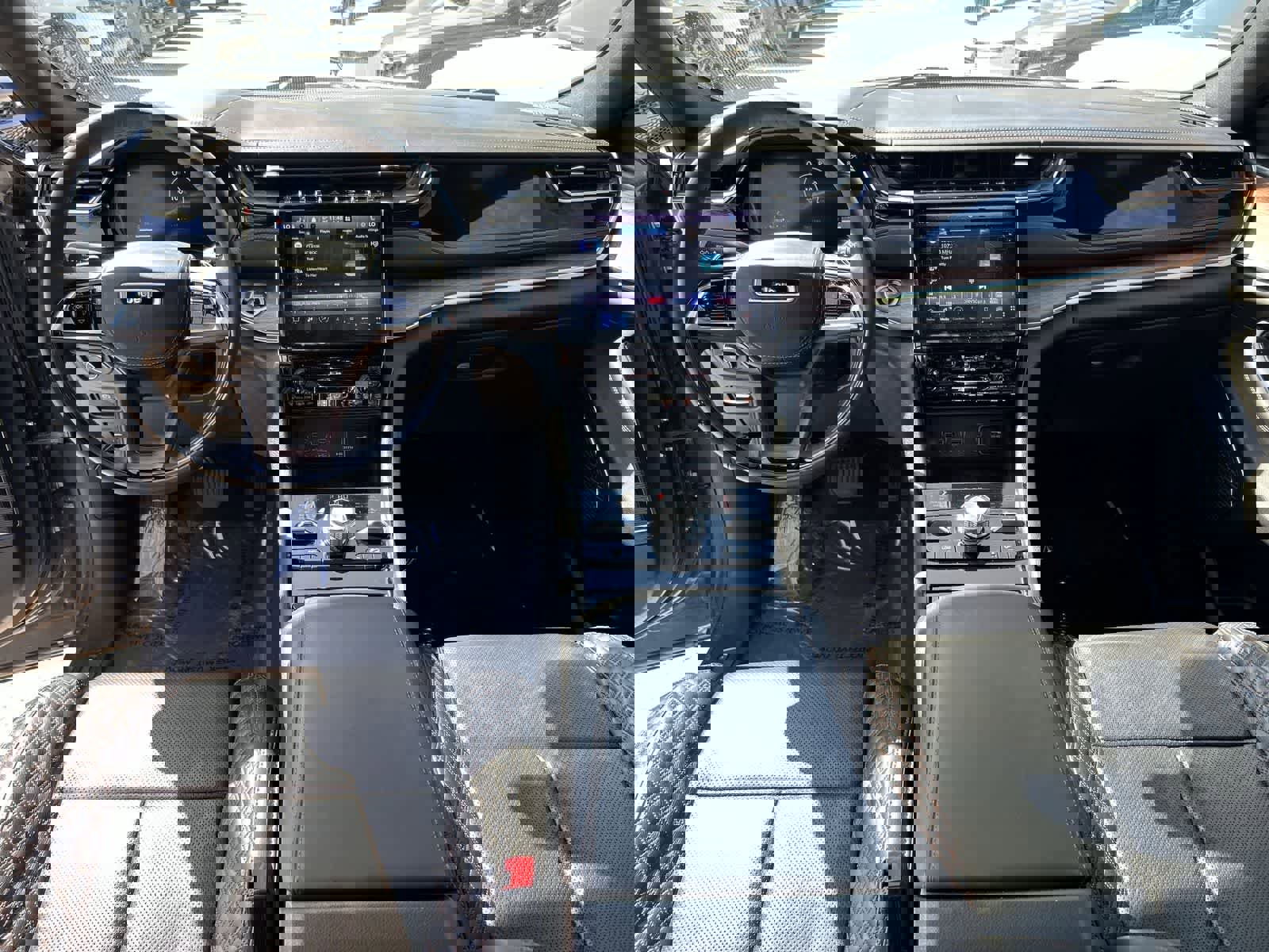 Used 2022 Jeep Grand Cherokee Summit w/ Adv Protech Group IV image 17