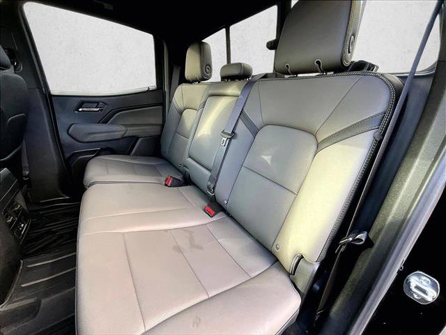 Used 2024 Chevrolet Colorado ZR2 w/ ZR2 Convenience Package III AWD/4WD image 28