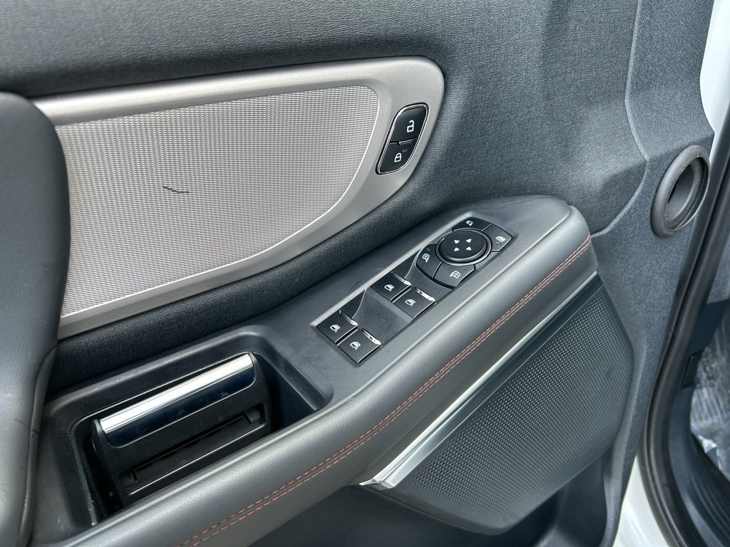 Used 2025 Ford Expedition Active AWD/4WD image 19