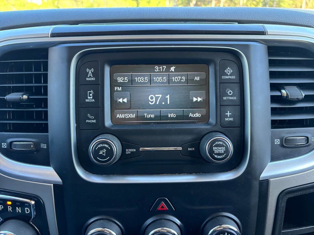 Used 2018 RAM 1500 Classic SLT image 15