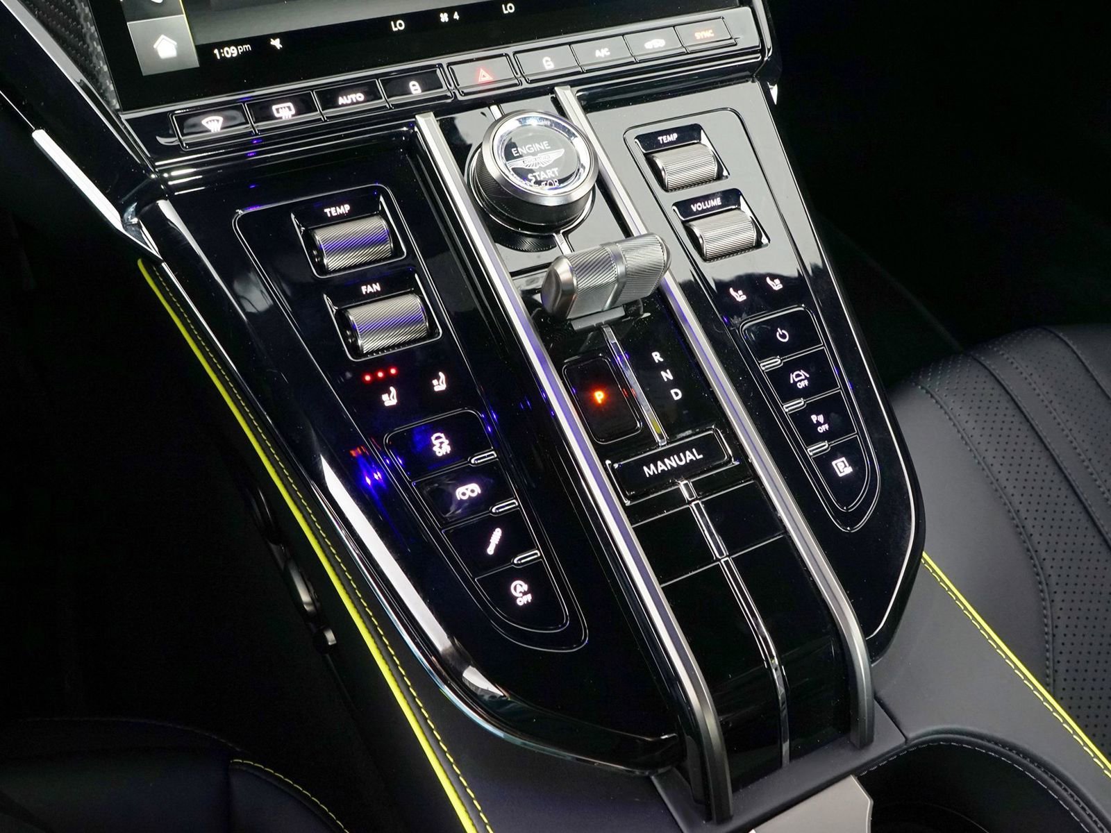 New 2026 Aston Martin V8 Vantage Coupe RWD image 19