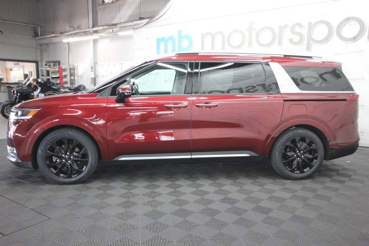 Used 2022 Kia Carnival SX image 2