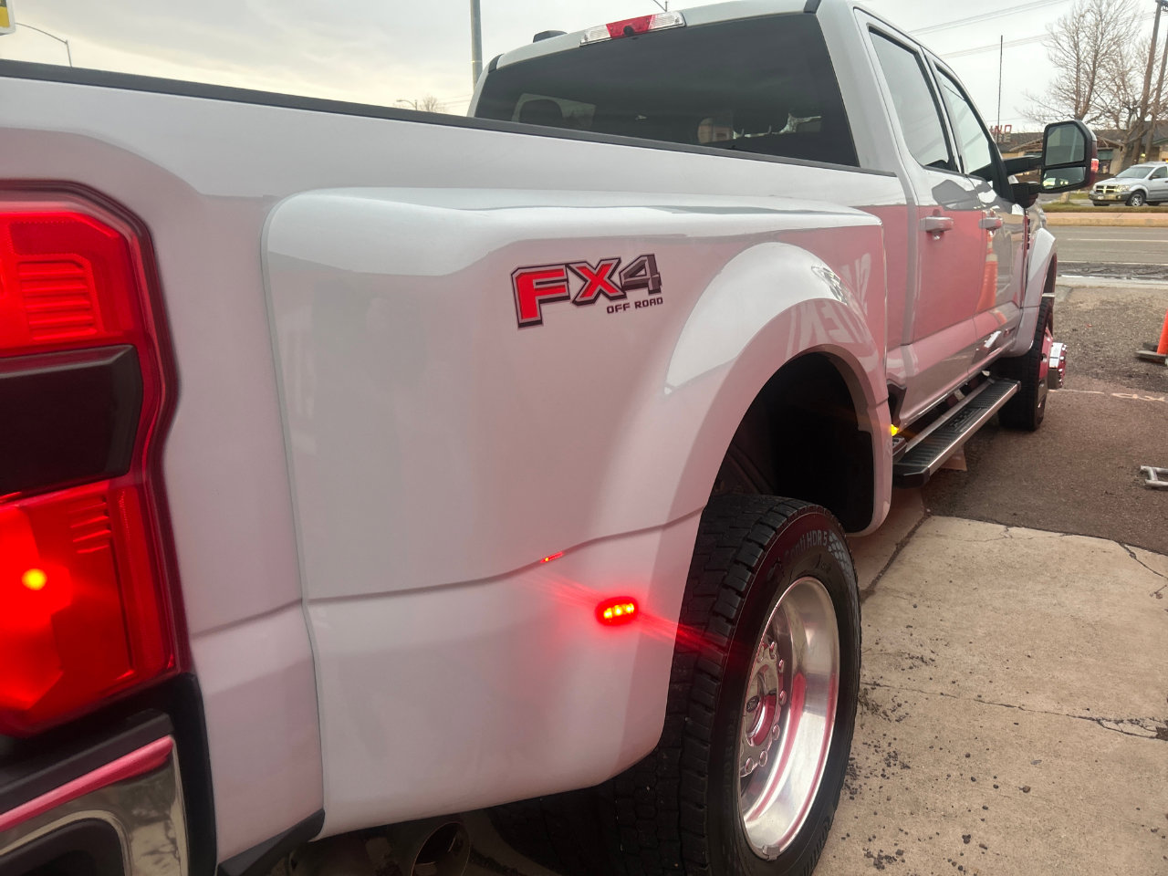 Used 2025 Ford F450 Lariat w/ FX4 Off-Road Package image 3