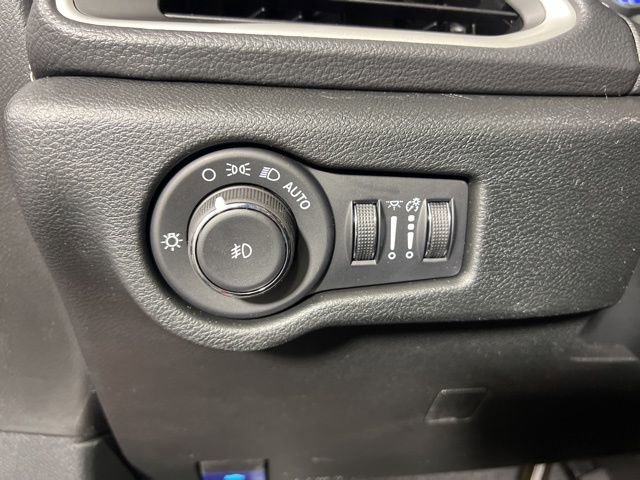 New 2026 Chrysler Pacifica Select image 20