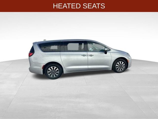 Used 2023 Chrysler Pacifica Touring-L FWD image 8
