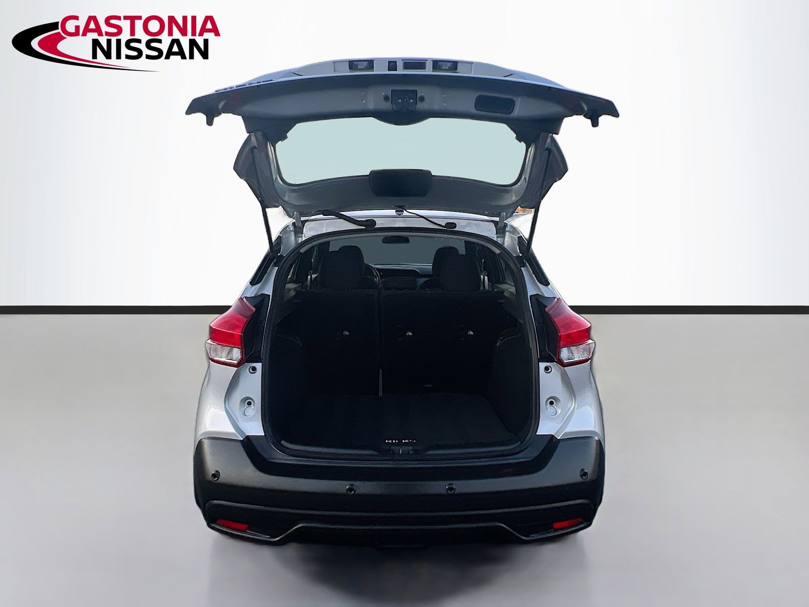 Used 2020 Nissan Kicks S image 33