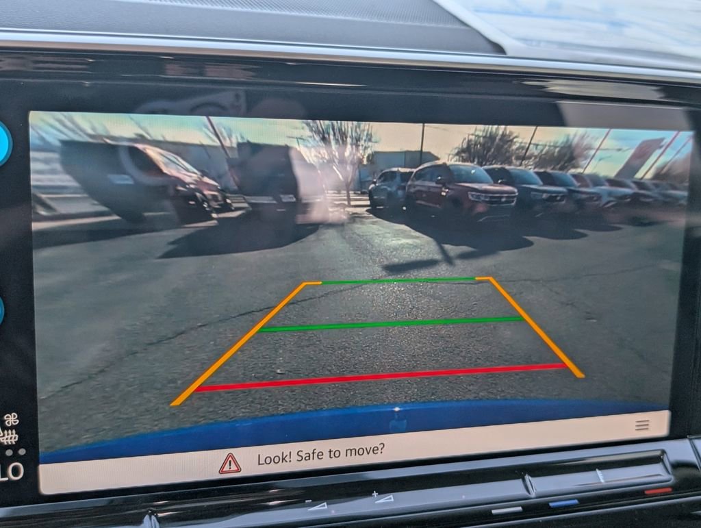 Used 2025 Volkswagen Atlas SE image 14