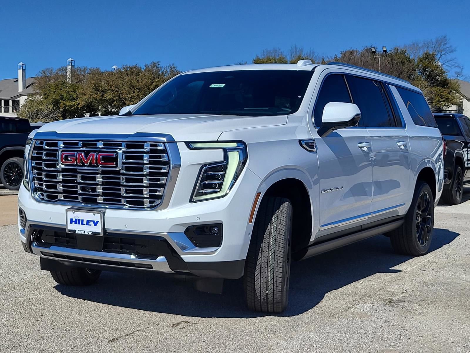 New 2026 GMC Yukon XL Denali w/ Denali Reserve Package AWD/4WD image 2
