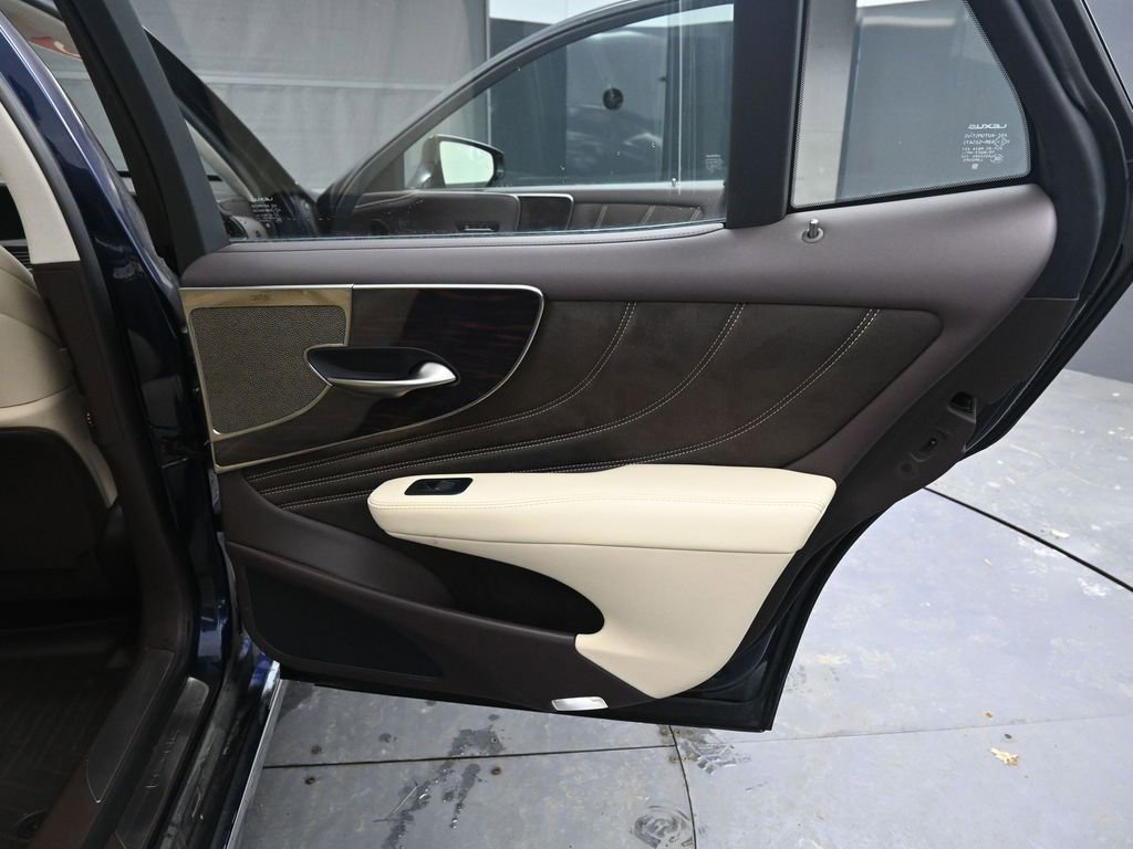 Used 2018 Lexus LS 500 500 Base w/ Interior Upgrade Package image 21