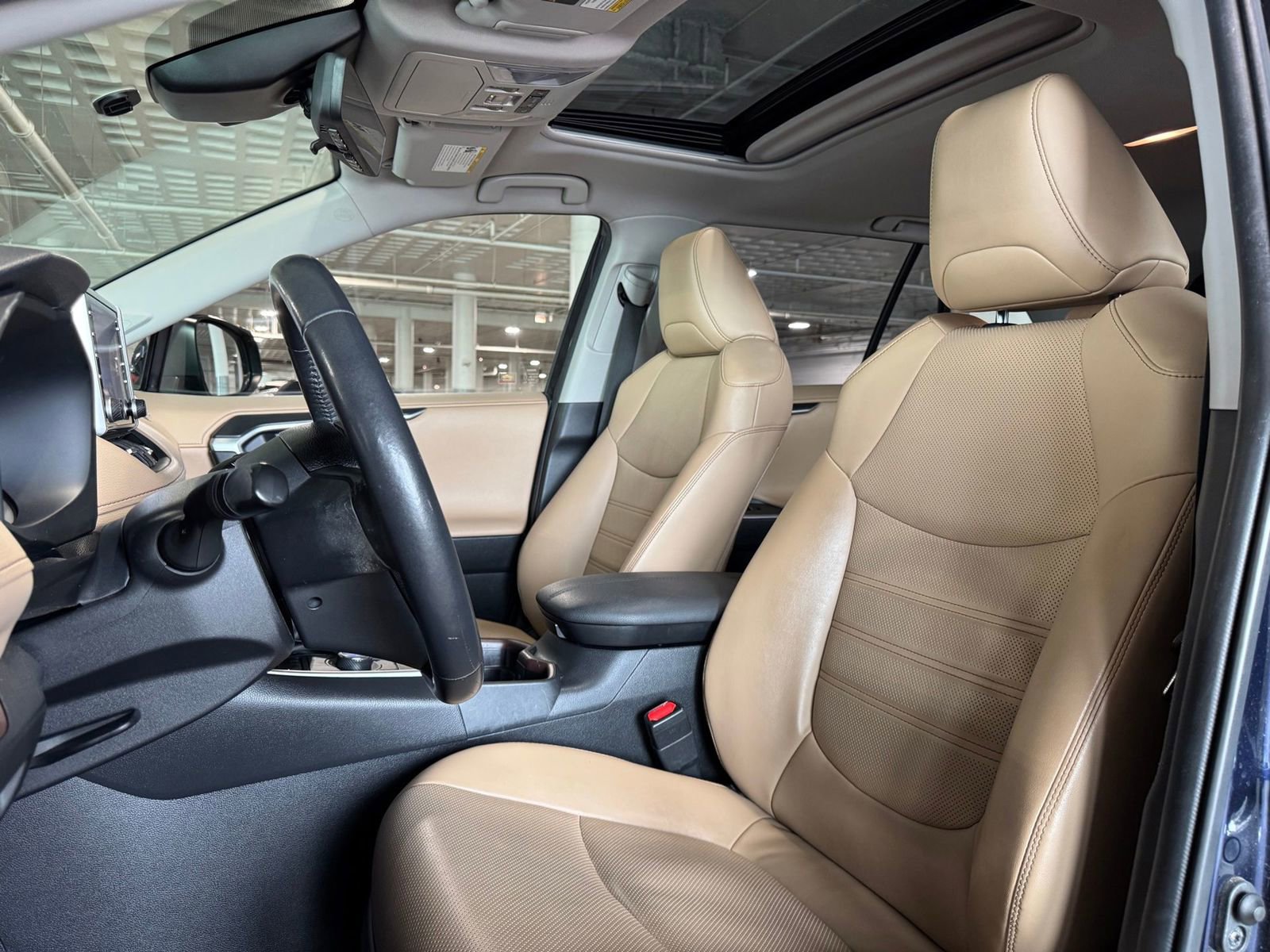 Used 2021 Toyota RAV4 Limited w/ Limited Grade Weather Package AWD/4WD image 15