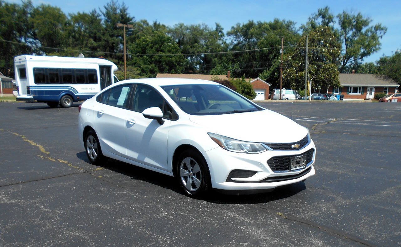 Used 2018 Chevrolet Cruze LS FWD image 2