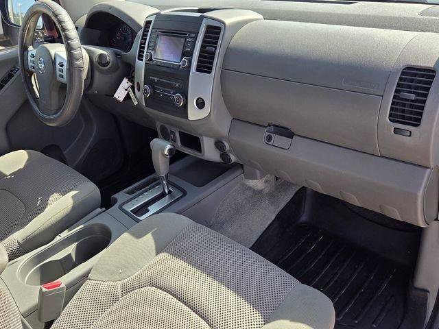 Used 2015 Nissan Frontier SV RWD image 19