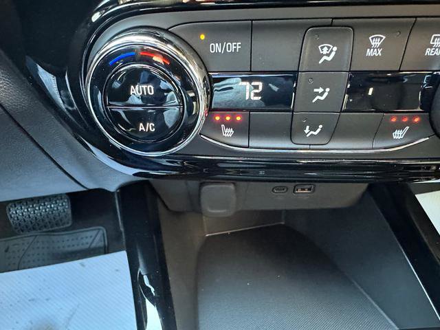 New 2025 Chevrolet Trax RS w/ Sunroof Package image 18