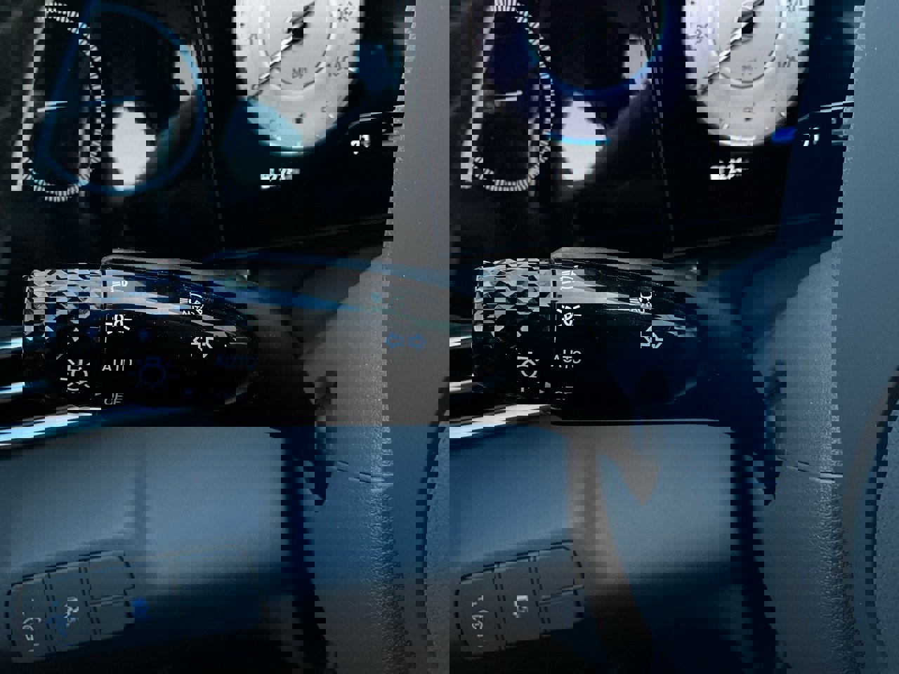 Used 2025 Hyundai Elantra SEL image 38