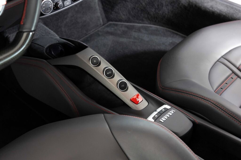Used 2017 Ferrari 488 GTB image 39