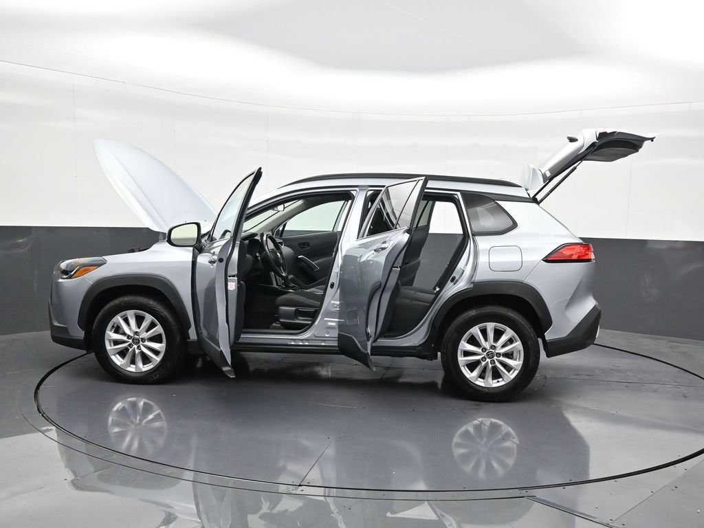 Used 2024 Toyota Corolla Cross LE image 33