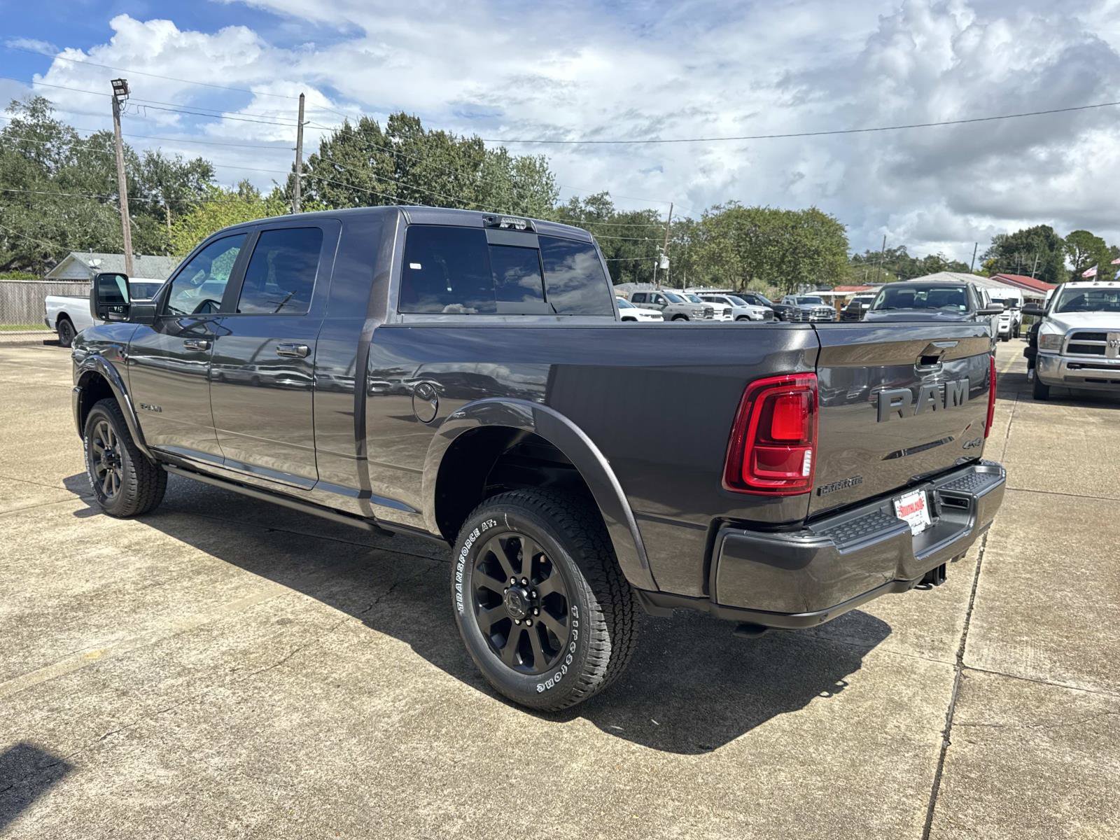 New 2027 RAM 2500 Laramie AWD/4WD image 4