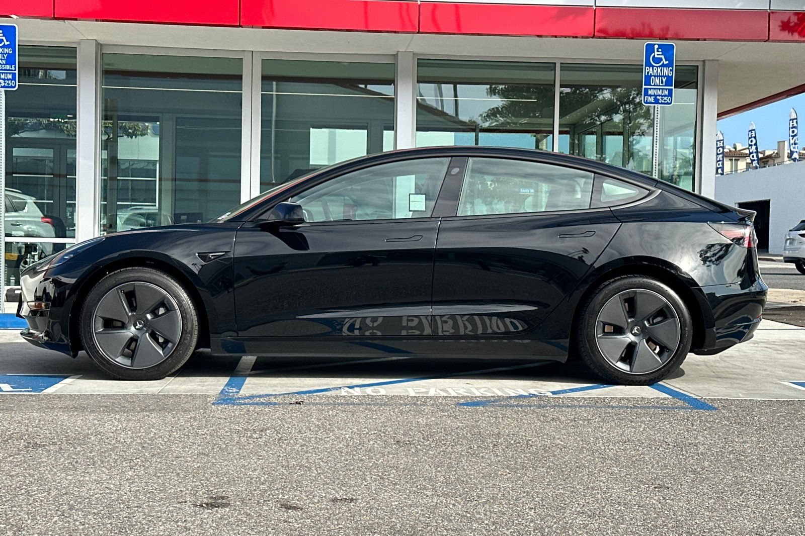 Used 2023 Tesla Model 3 Long Range AWD/4WD image 7