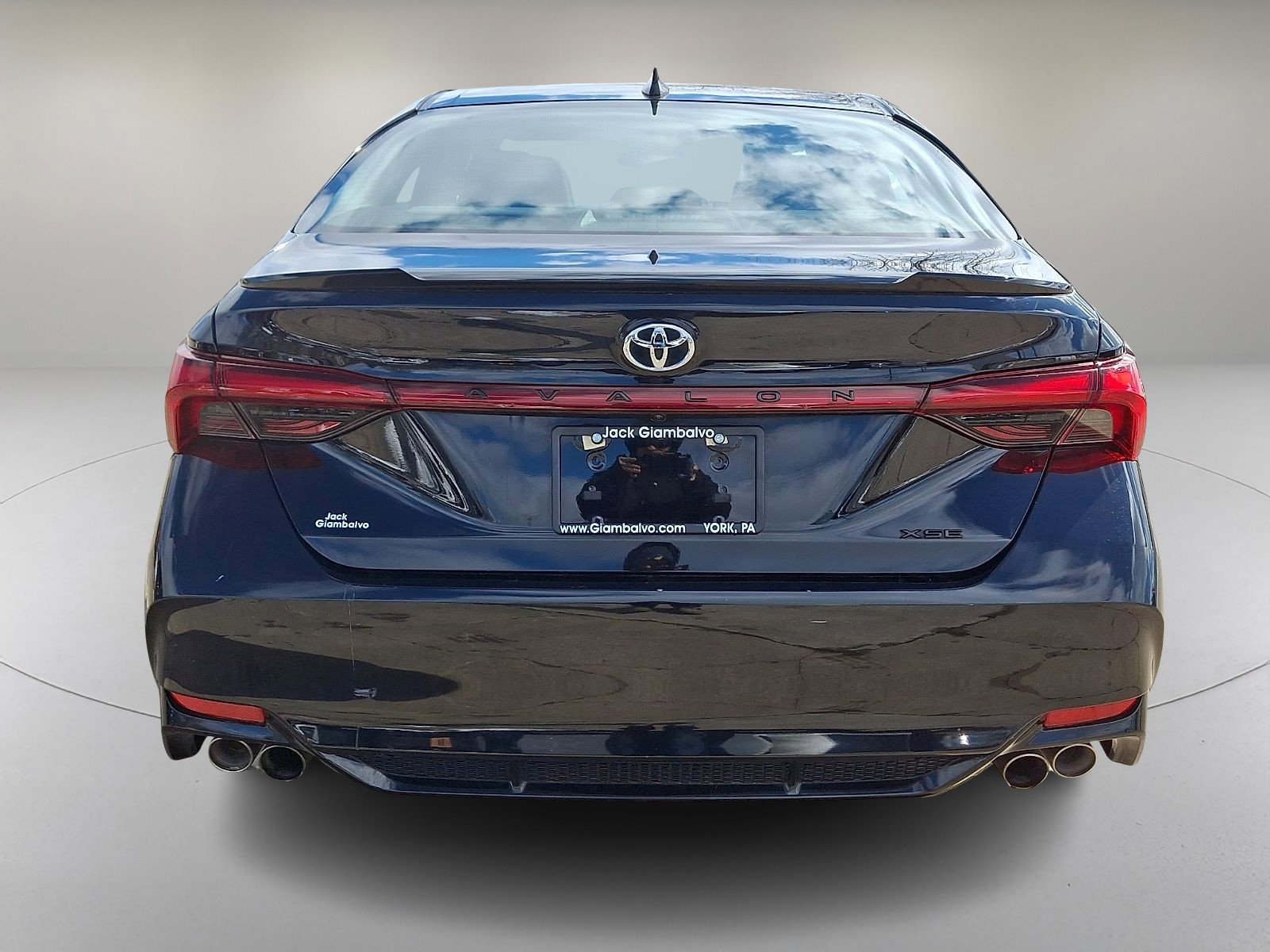 Used 2020 Toyota Avalon XSE w/ All Weather Liner Package image 9