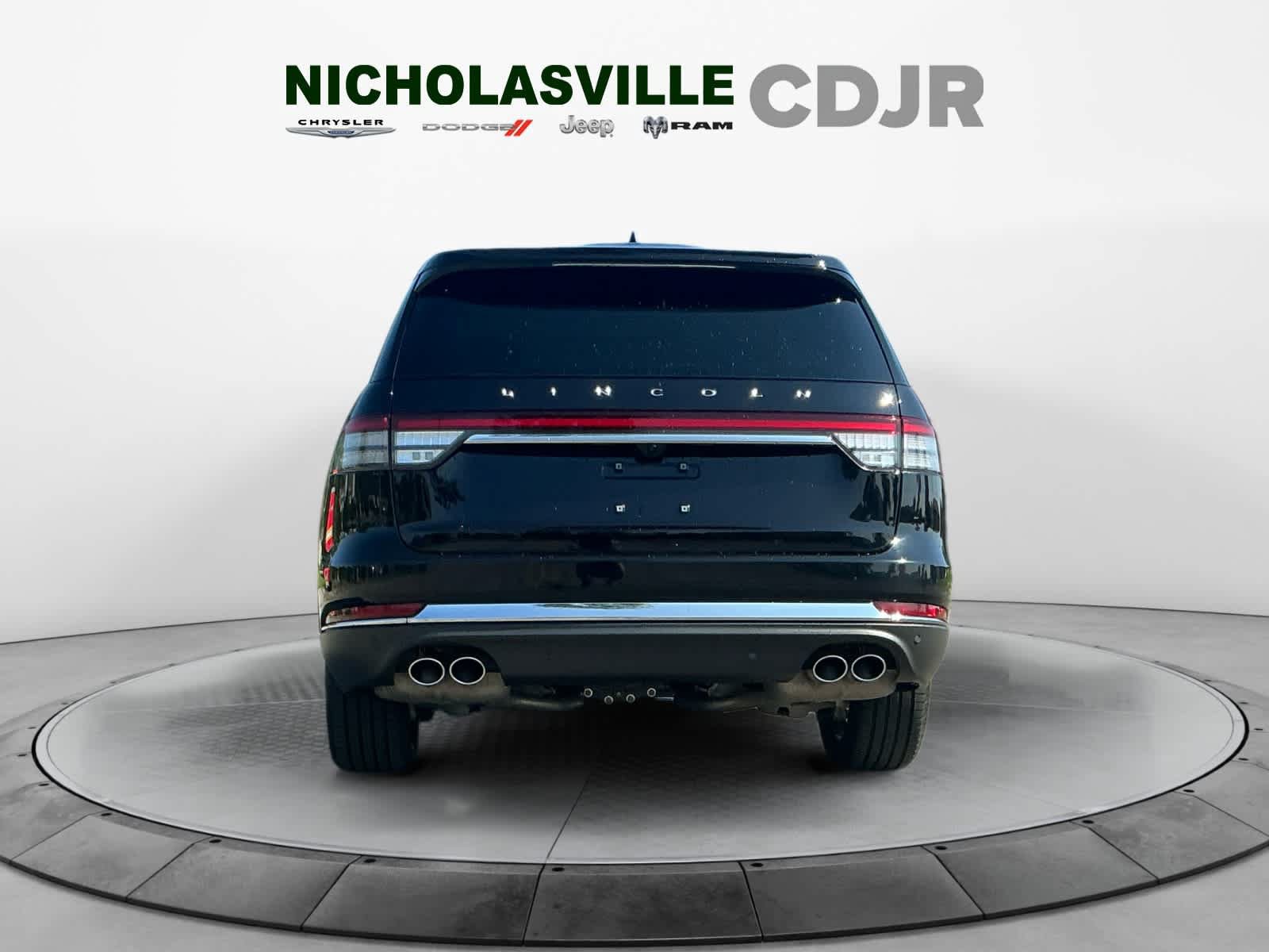 Used 2024 Lincoln Aviator Reserve w/ Elements Package Plus AWD/4WD image 4