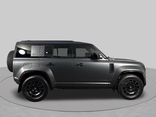 Used 2025 Land Rover Defender 110 AWD/4WD image 35