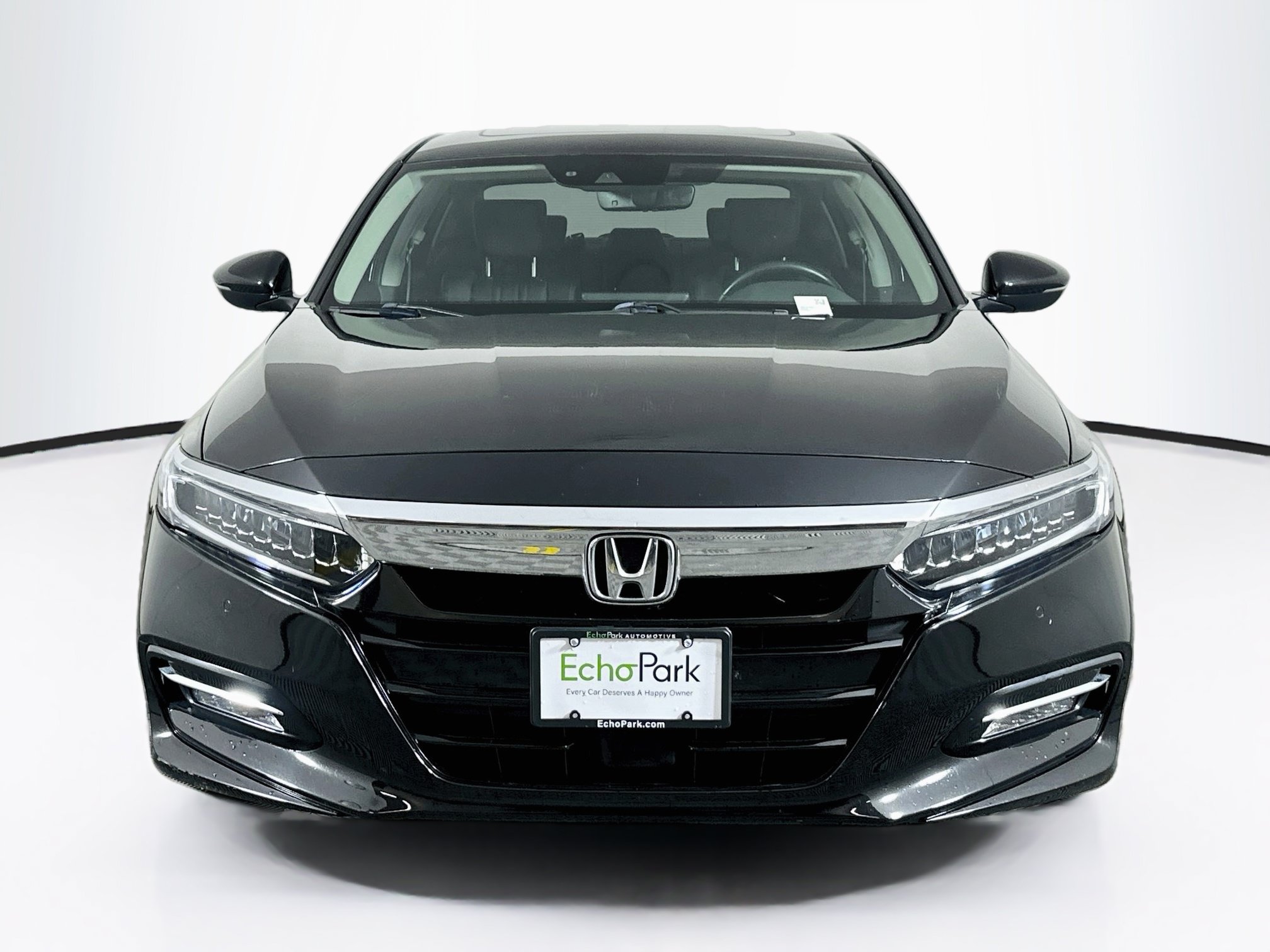 Used 2020 Honda Accord Touring image 2
