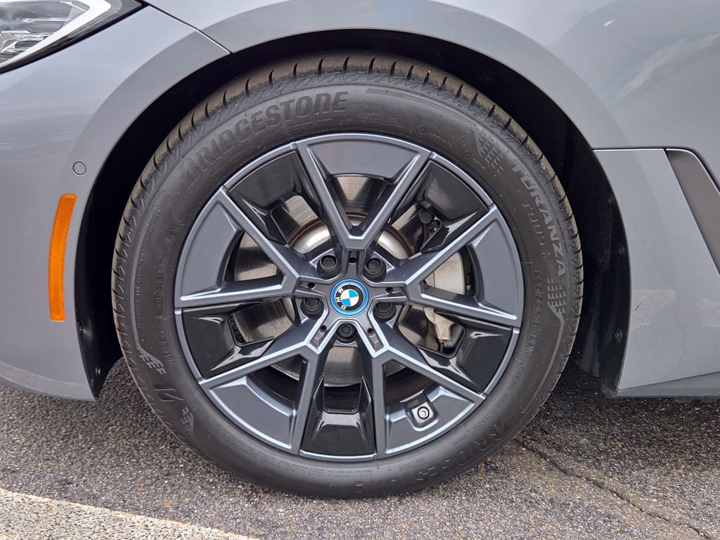 Used 2024 BMW i4 xDrive40i image 10