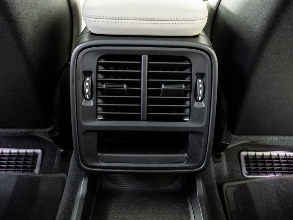 Used 2021 Porsche Taycan image 20