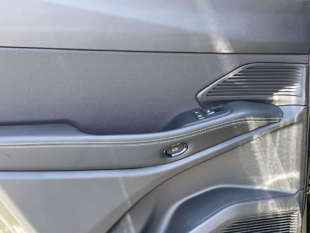 New 2026 Jeep Cherokee Laredo AWD/4WD image 19