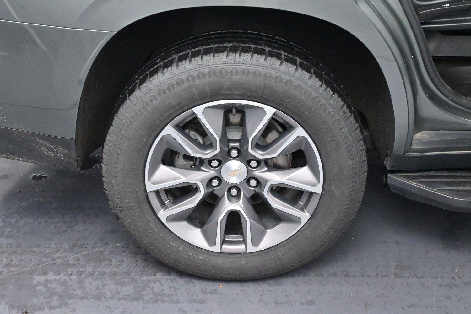 Used 2023 Chevrolet Tahoe LT w/ Luxury Package AWD/4WD image 37