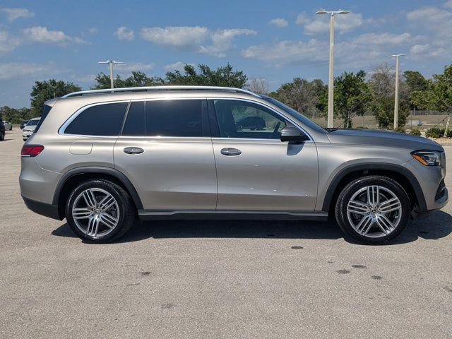 Used 2022 Mercedes-Benz GLS 450 4MATIC image 3
