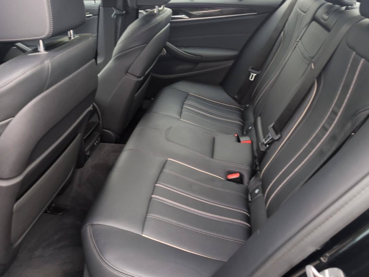 Used 2022 BMW M550i xDrive w/ Executive Package AWD/4WD image 34