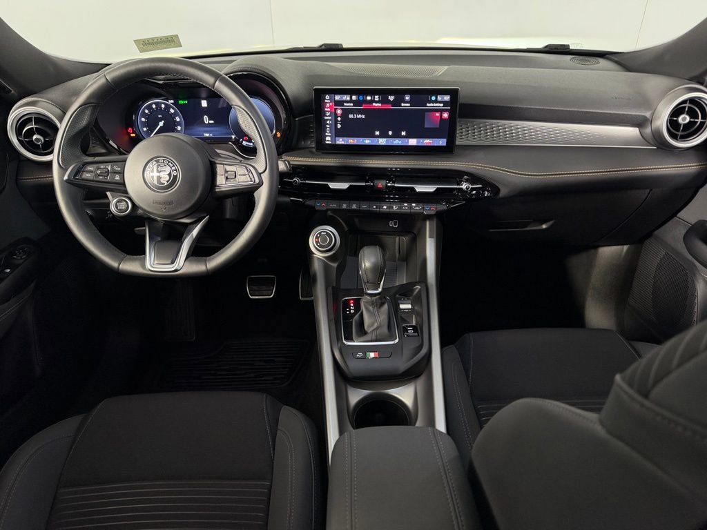 Used 2025 Alfa Romeo Tonale image 12