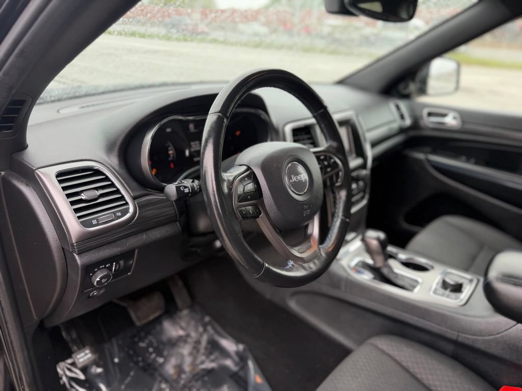 Used 2019 Jeep Grand Cherokee Laredo AWD/4WD image 20