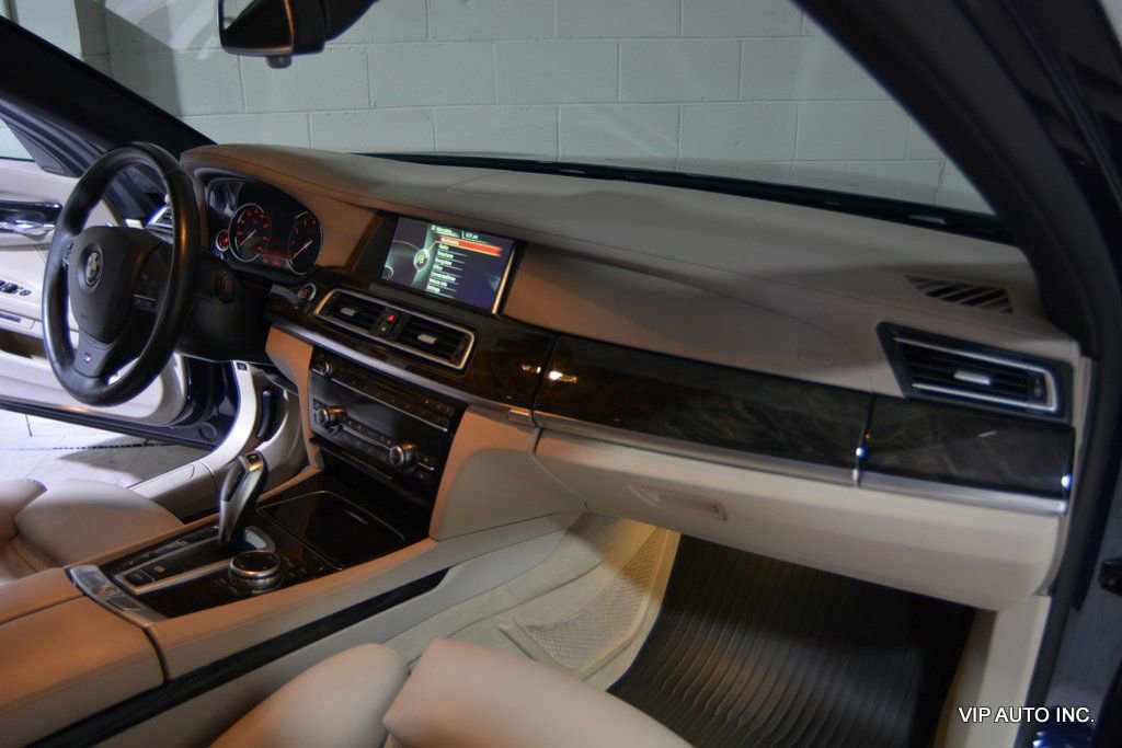 Used 2014 BMW 750Li xDrive image 12