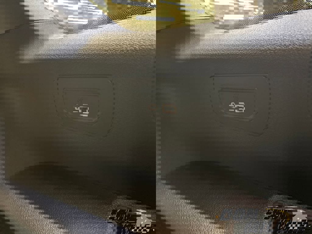 New 2025 Jeep Grand Cherokee L Laredo image 22