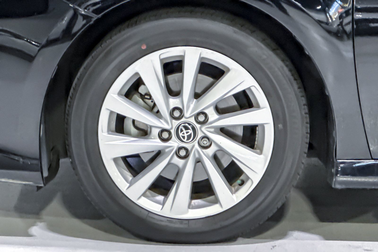 Used 2022 Toyota Camry LE FWD image 13