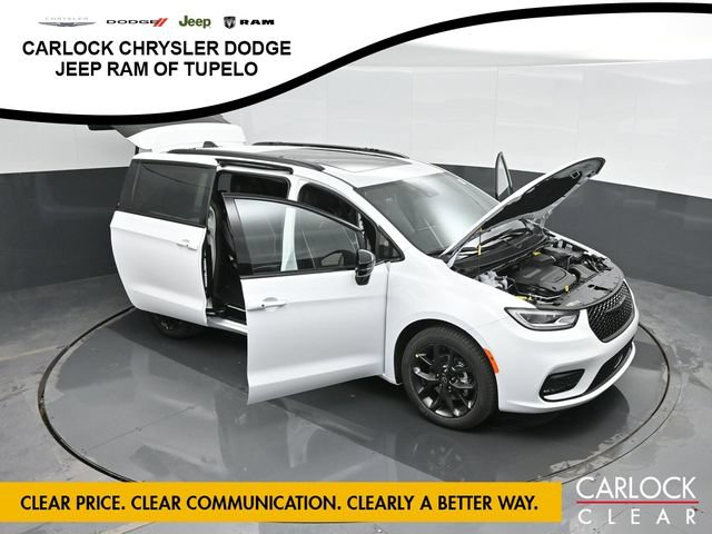 New 2026 Chrysler Pacifica Limited FWD image 71