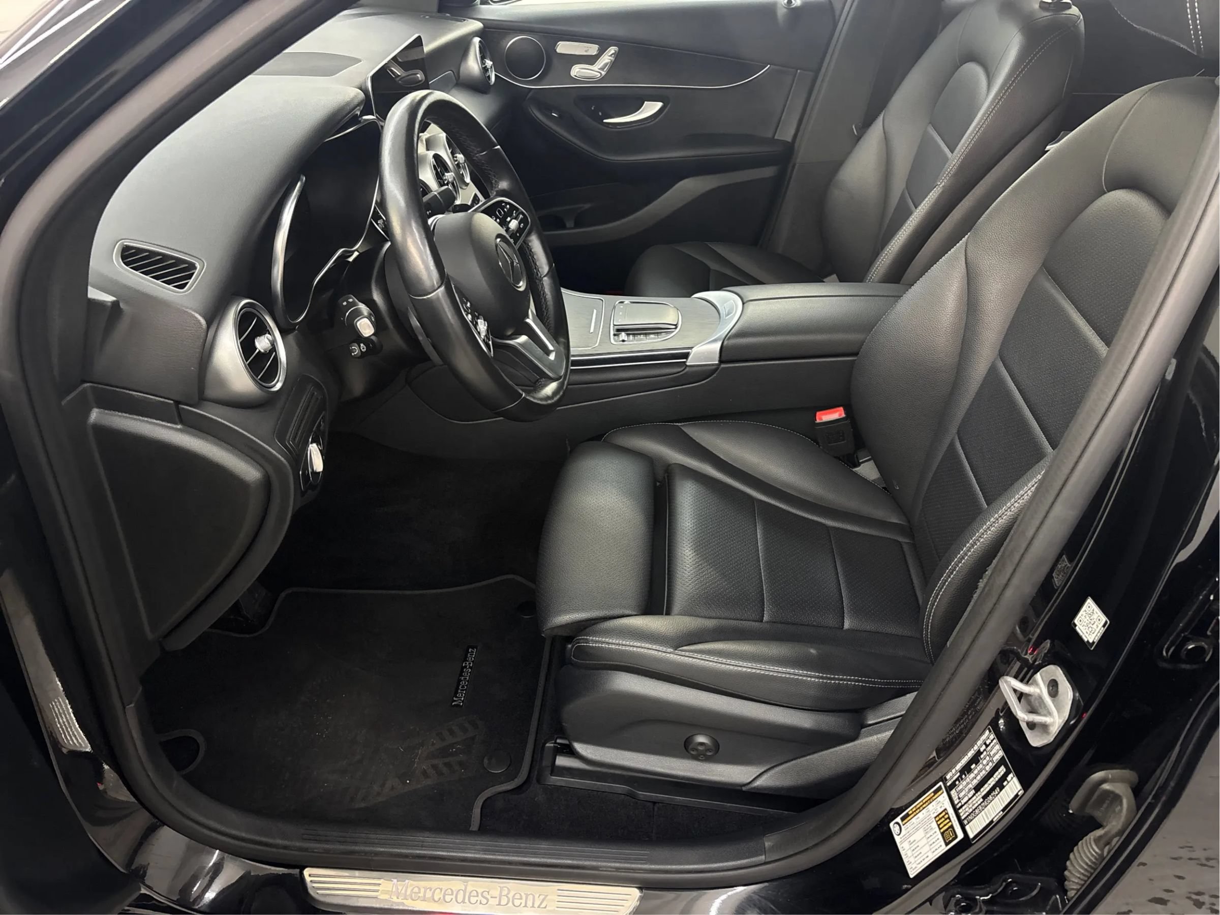 Used 2022 Mercedes-Benz GLC 300 4MATIC image 13