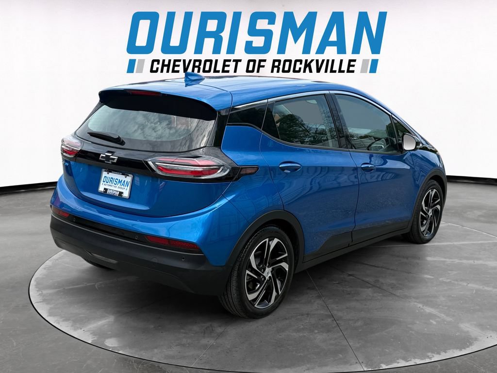 Used 2023 Chevrolet Bolt LT w/ Infotainment Package FWD image 6