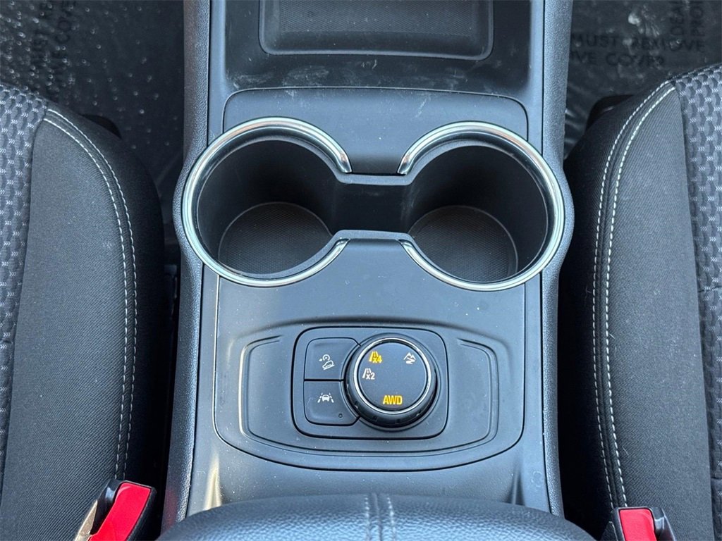 Used 2024 GMC Terrain SLE image 16