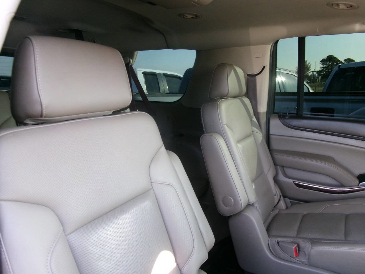 Used 2019 GMC Yukon XL SLT w/ Premium Edition image 28