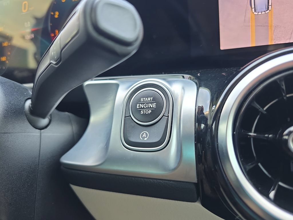 Certified 2022 Mercedes-Benz GLB 250 image 27