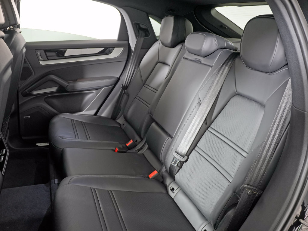 New 2026 Porsche Cayenne Coupe AWD/4WD image 34