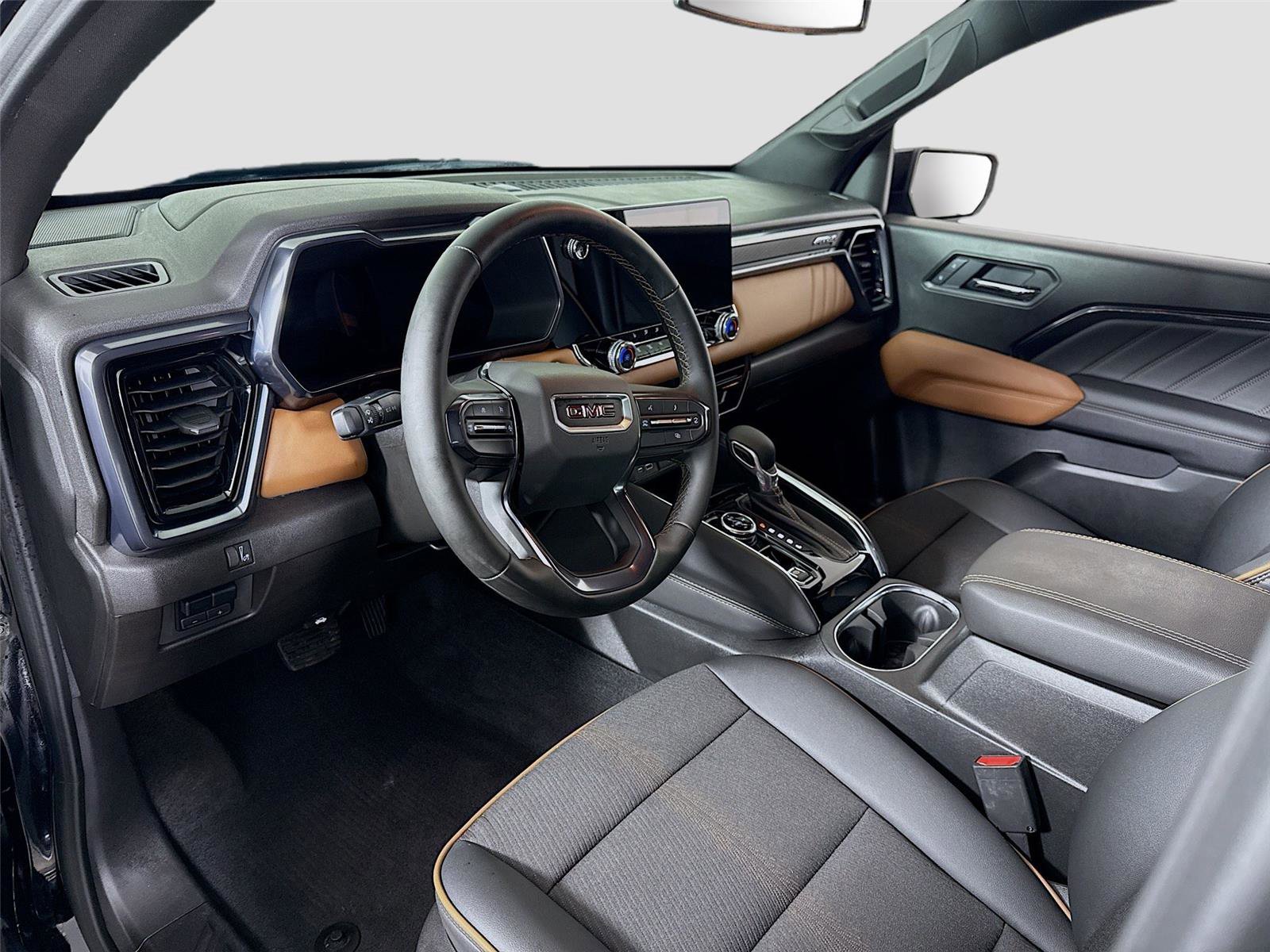 Used 2025 GMC Canyon AT4 w/ Nightfall Edition image 3